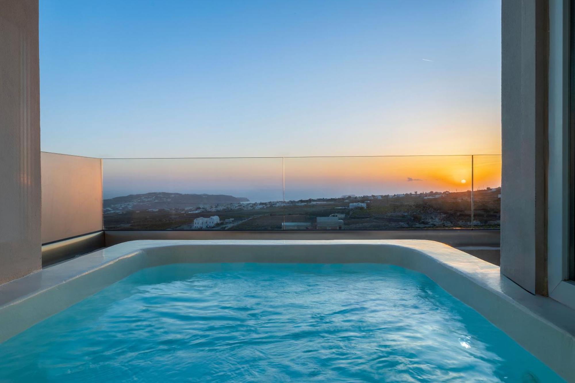 Cinnamon Villa With Private Hot Tub Pyrgos Kallistis Exterior photo